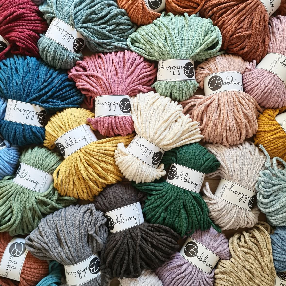 Bobbiny macramé cords in many colours