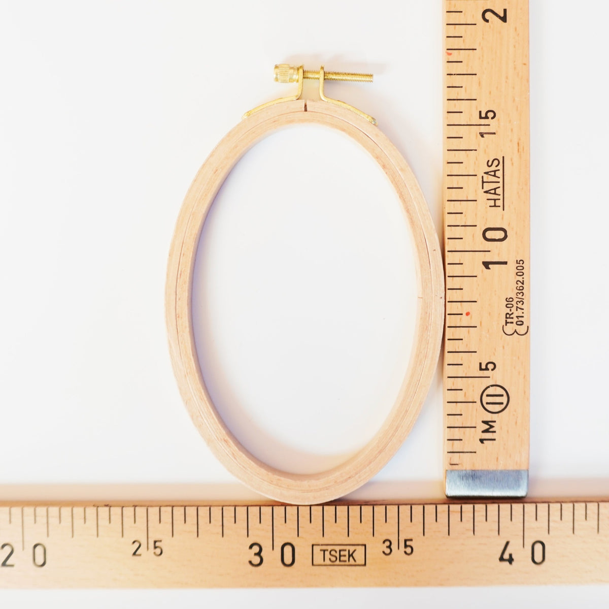 Embroidery Hoop - oval - Craftinglove