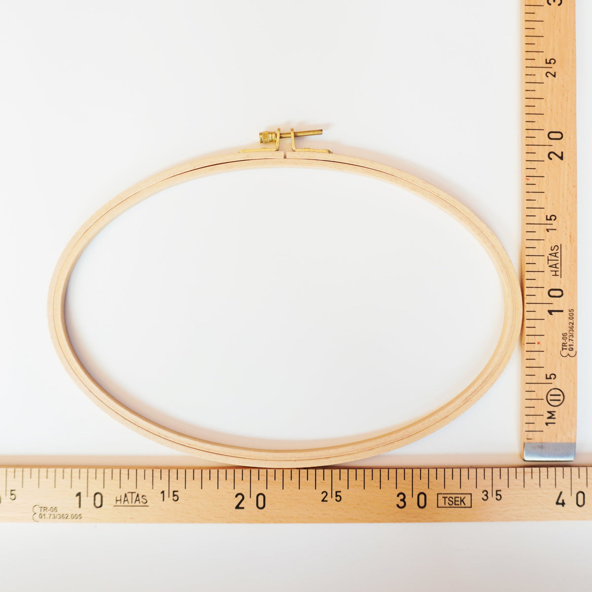 Embroidery Hoop - oval - Craftinglove