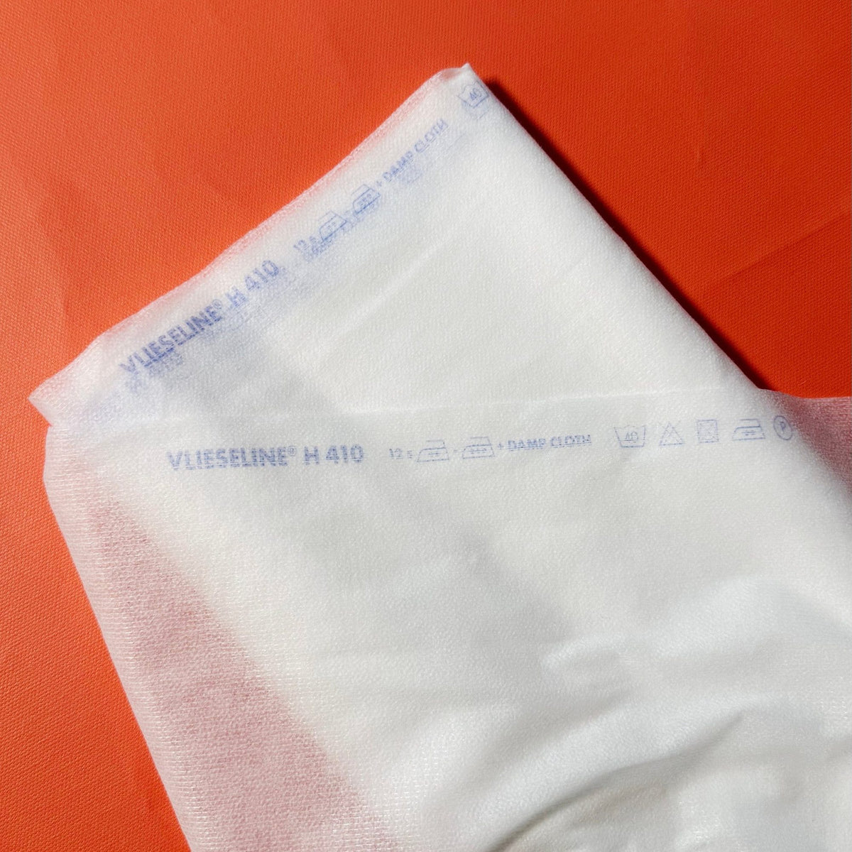 Vliesline Softline H410 iron-on interfacing, white