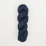 Feines Punch-Needle-Garn, Farbmuster Blue Jeans mehrfarbig