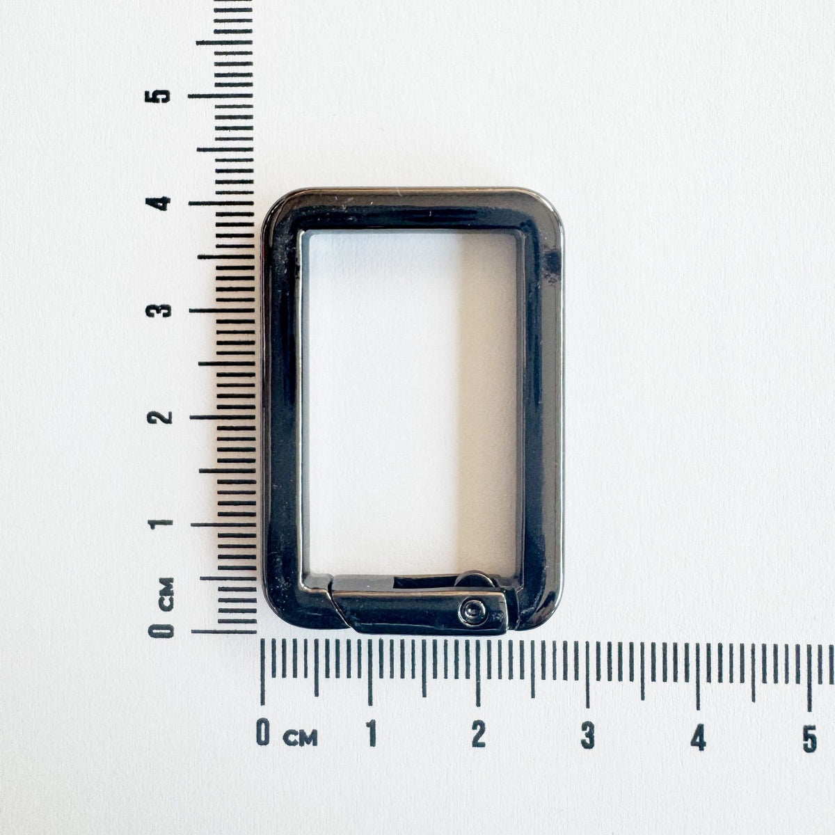 Rectangular metal carabiner - 40 mm x 2,8mm